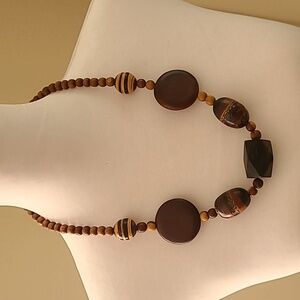 HAND CRAFTED WOOD BEADED NECKLACE  11"